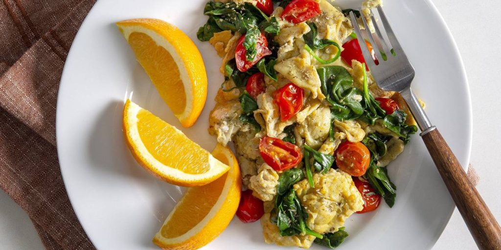 Scrambled Eggs with Spinach and Tomatoes