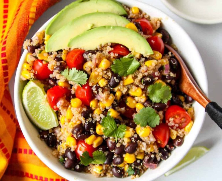 Southwestern Quinoa Bowl with Chicken