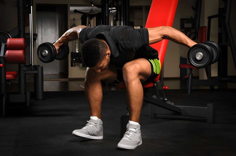 Rear Delt Fly vs Lateral Raise: Key Differences, Muscles Worked & Which ...